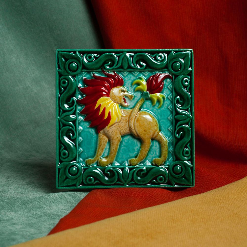 Изразец Лев цветной зеленый фон фото