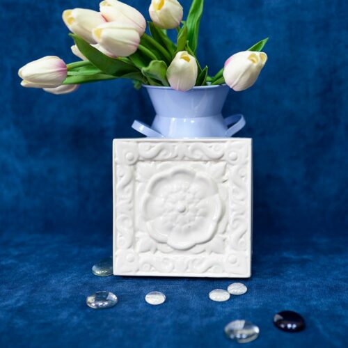 Изразец Солнце одноцветный белый фото