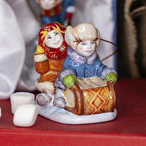 На санях с ветерком (девочка, мальчик) фото