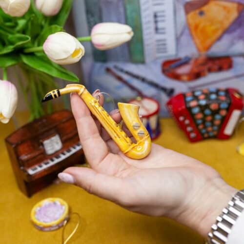 Саксофон из набора Музыкальные инструменты фото