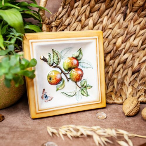 Яблоня декор