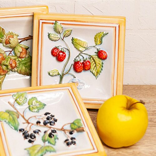 Малина декоративная плитка фото