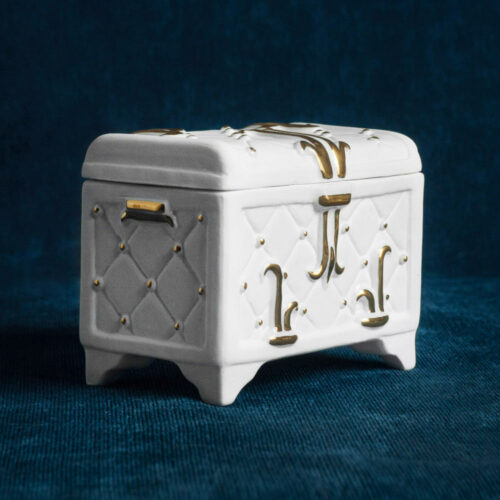 Шкатулка - сундук (фарфор, золото) фото