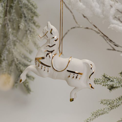 Лошадка цирковая вниз фарфор фото